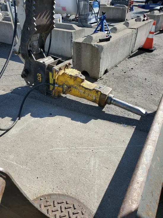 2017 Atlas Copco SB 452 Attachment