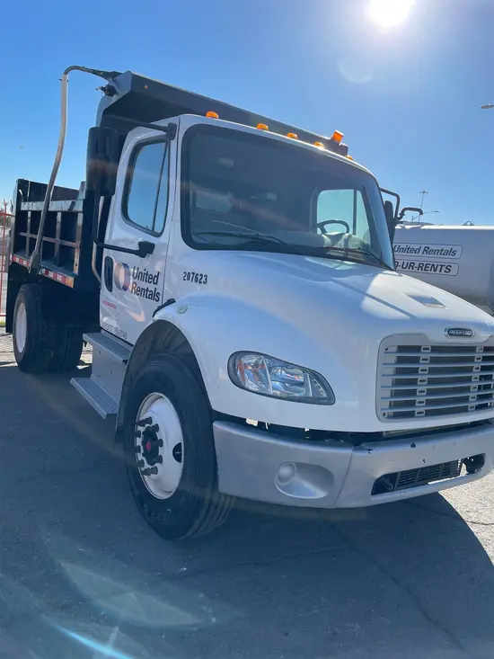 2019 Freightliner M2106HD