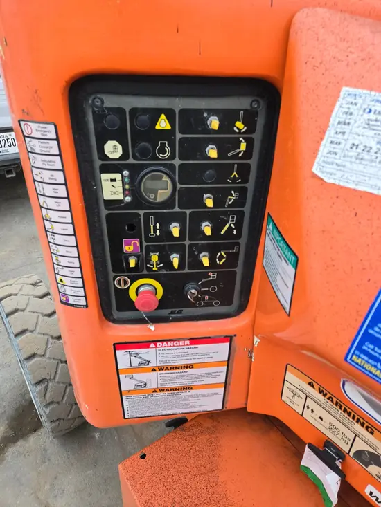 2017 JLG E450AJ Articulating Boom Lift