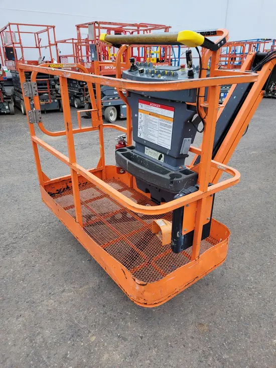 2014 JLG E450AJ Articulating Boom Lift