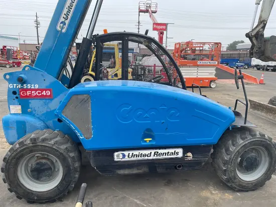 2015 Genie GTH-5519 Forklift
