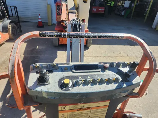 2012 JLG E400AJPN Articulating Boom Lift