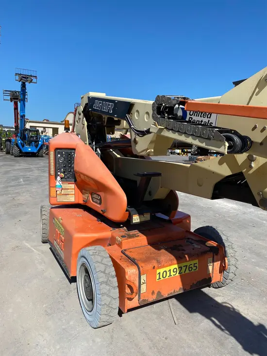 2013 JLG E400AJPN Articulating Boom Lift
