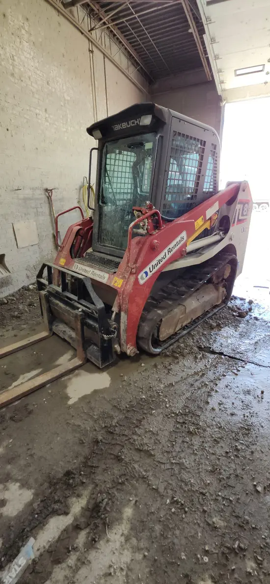 2018 Takeuchi TL8CW Track Loader
