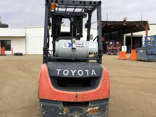 2015 Toyota 8FGU30 Warehouse Forklift