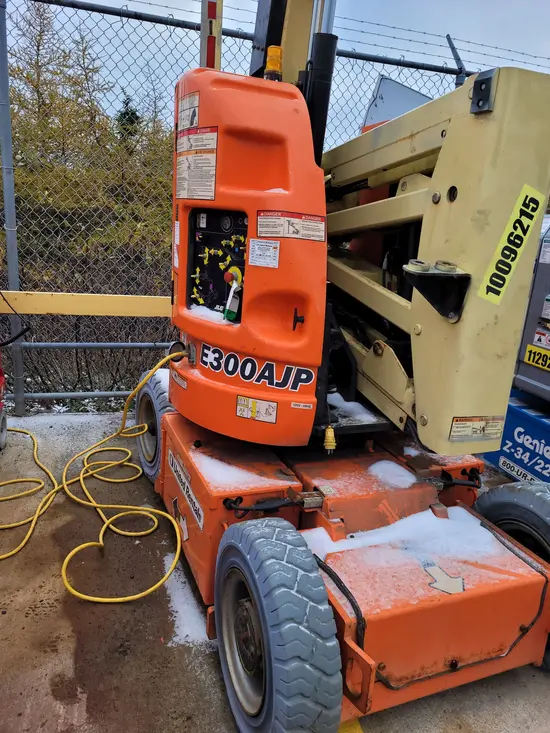 2012 JLG E300AJP Articulating Boom Lift