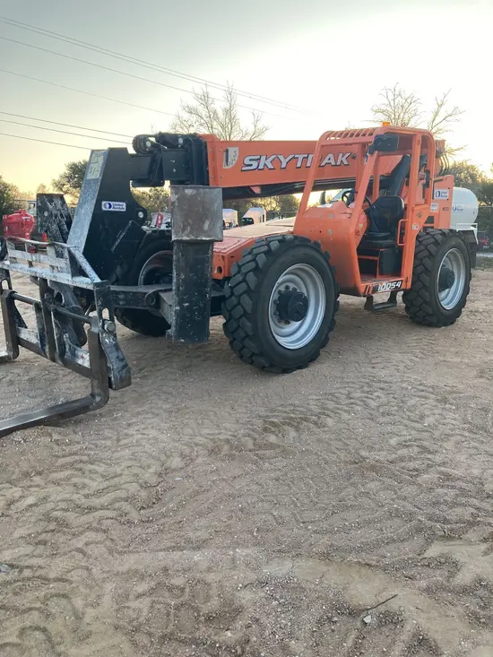 2017 SKYTRAK 10054 Forklift