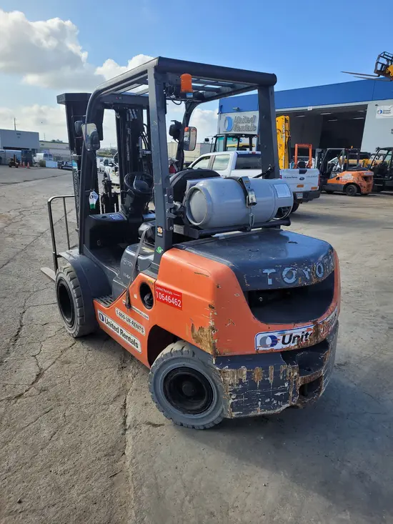 2017 Toyota 8FGU30 Warehouse Forklift