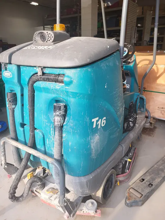 2019 Tennant T-16 Sweeper