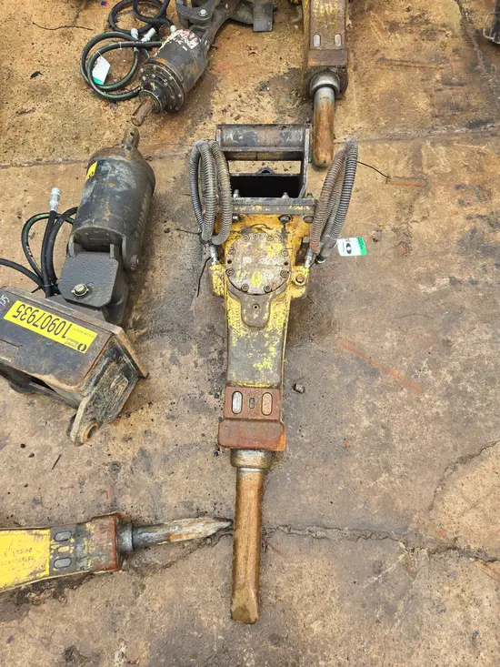 2016 Atlas Copco SB 452 Attachment