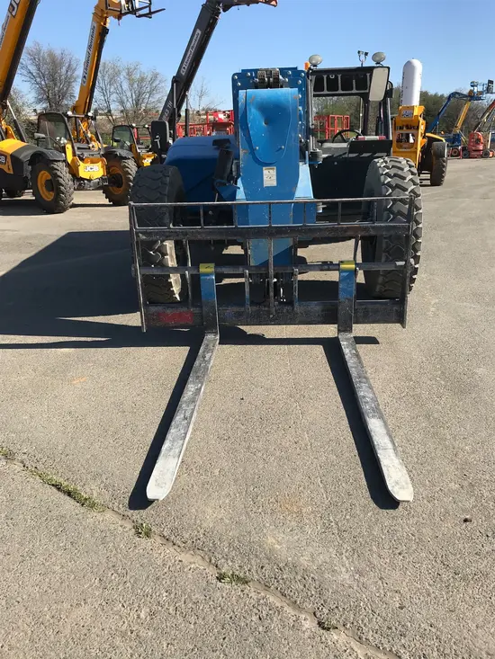 2014 Genie GTH-844 Forklift