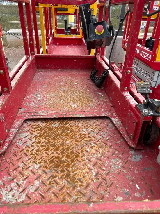 2018 MEC MICRO 19 Scissor Lift