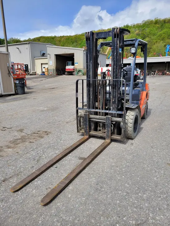 2017 Toyota 8FGU25 Warehouse Forklift