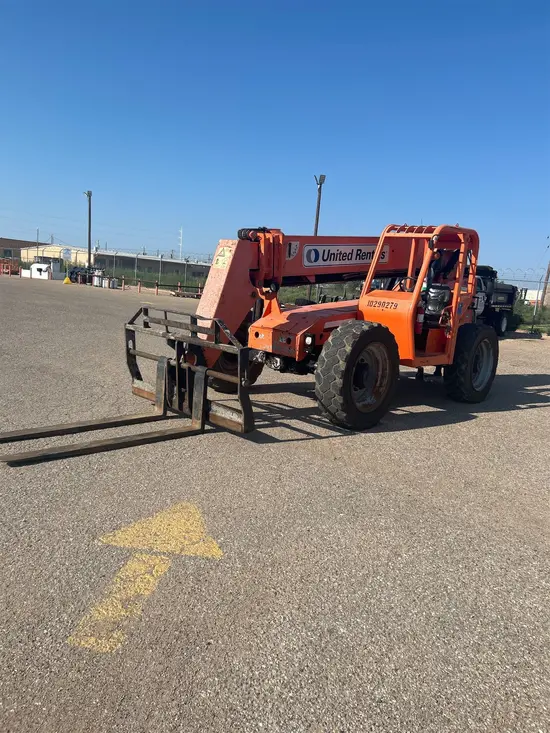 2014 SKYTRAK 6042 Forklift