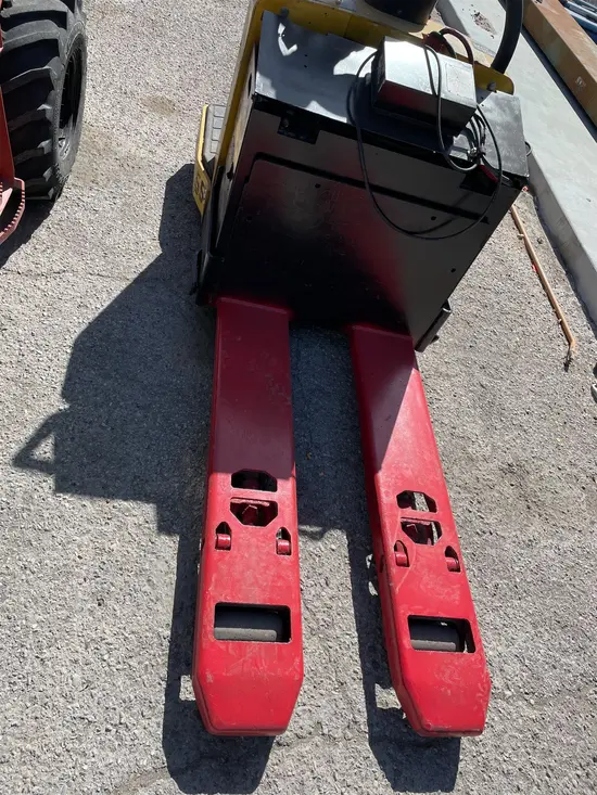 2018 YALE MPE060-VG Jack