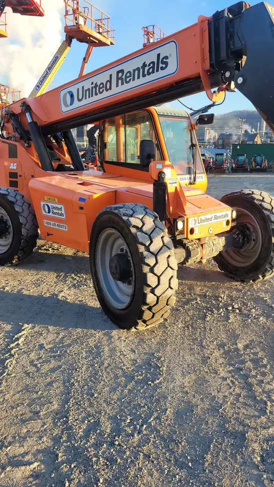 2016 SKYTRAK 8042 Forklift