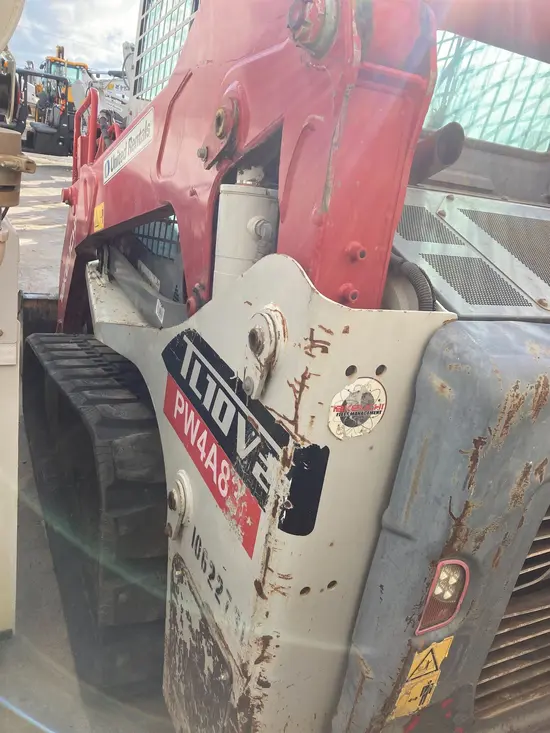 2017 Takeuchi TL10V2-CR Track Loader