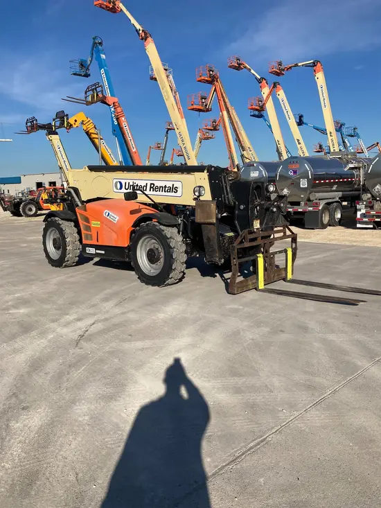 2016 JLG 1055 Forklift