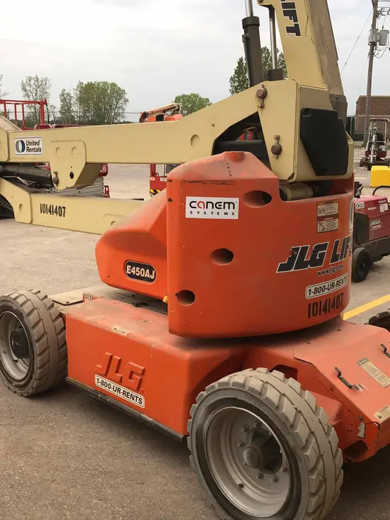 2013 JLG E450AJ Articulating Boom Lift