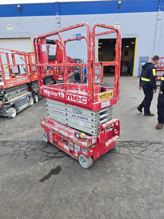 2018 MEC MICRO 19 Scissor Lift