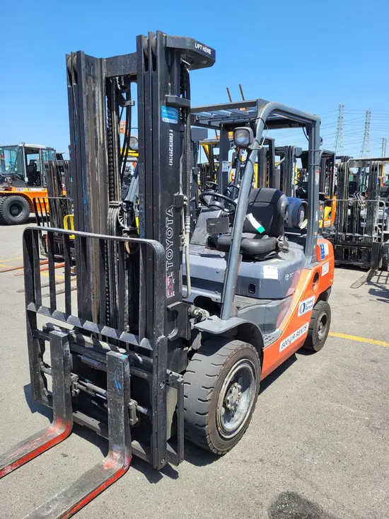 2018 Toyota 8FGU30 Warehouse Forklift