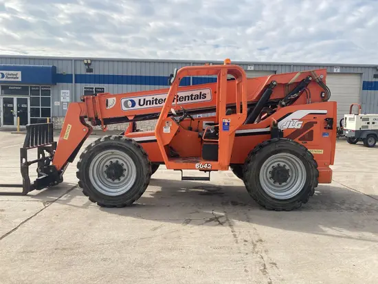 2014 SKYTRAK 6042 Forklift