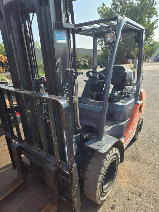 2018 Toyota 8FGU25 Warehouse Forklift