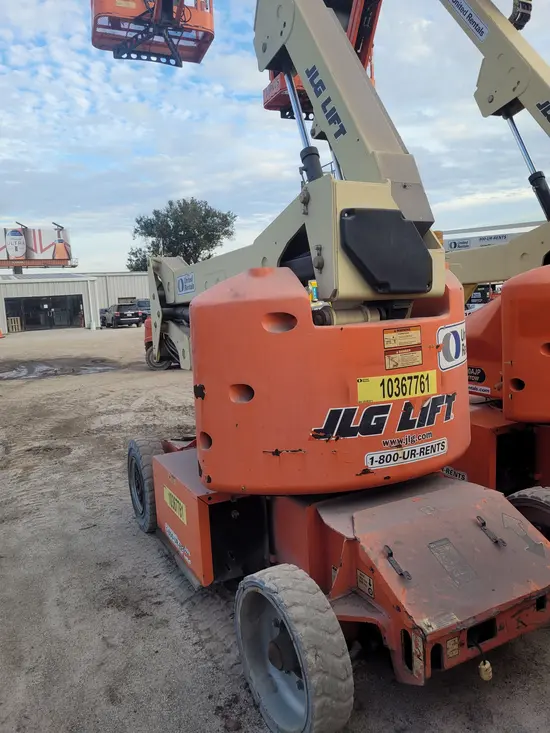 2015 JLG E400AJPN Articulating Boom Lift