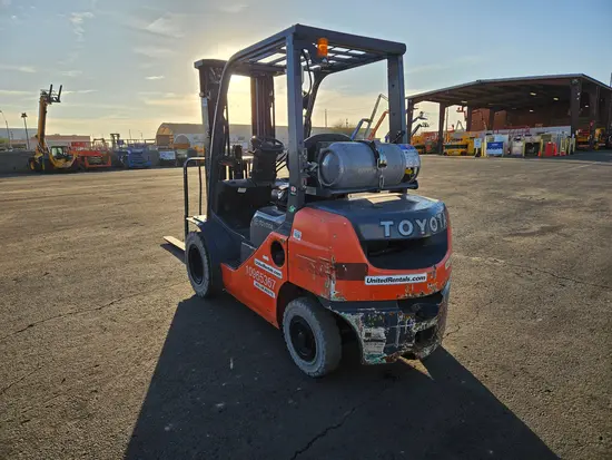 2019 Toyota 8FGU25 Warehouse Forklift