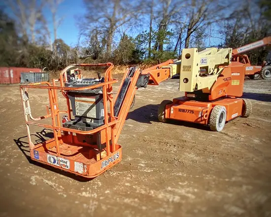 2013 JLG E400AJPN Articulating Boom Lift