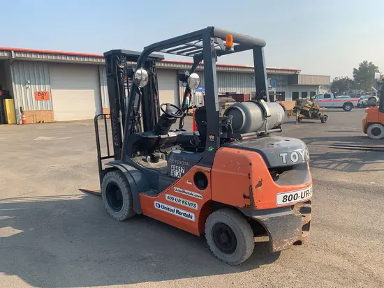 2017 Toyota 8FGU25 Warehouse Forklift