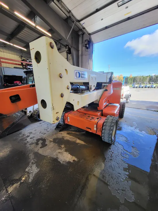 2014 JLG E450AJ Articulating Boom Lift