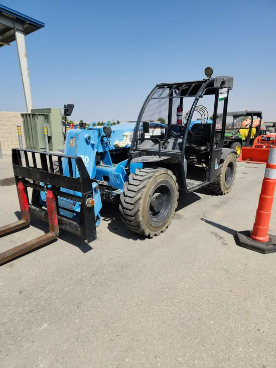 2017 Genie GTH-5519 Forklift