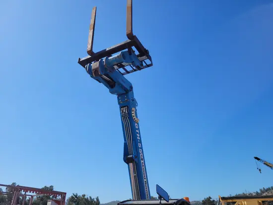 2017 Genie GTH-5519 Forklift
