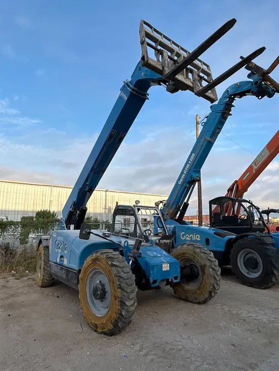 2015 Genie GTH-844 Forklift