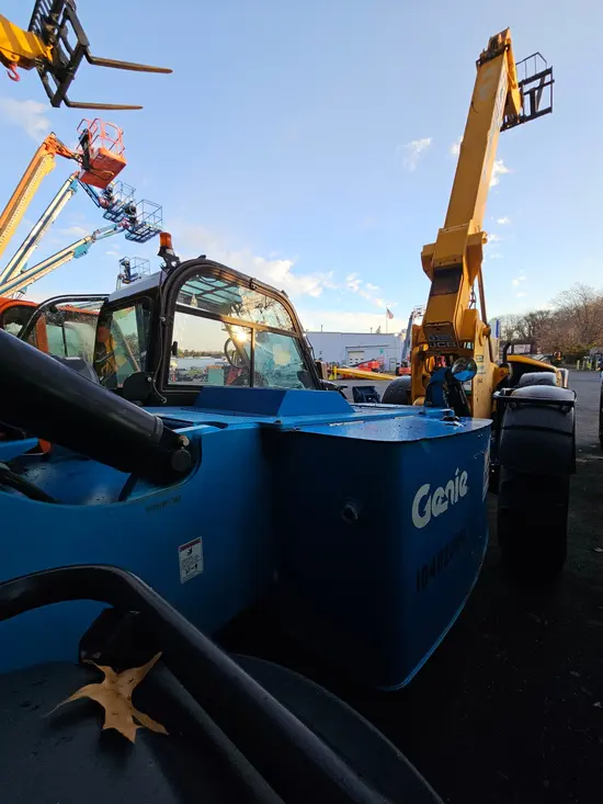 2016 Genie GTH-1056 Forklift