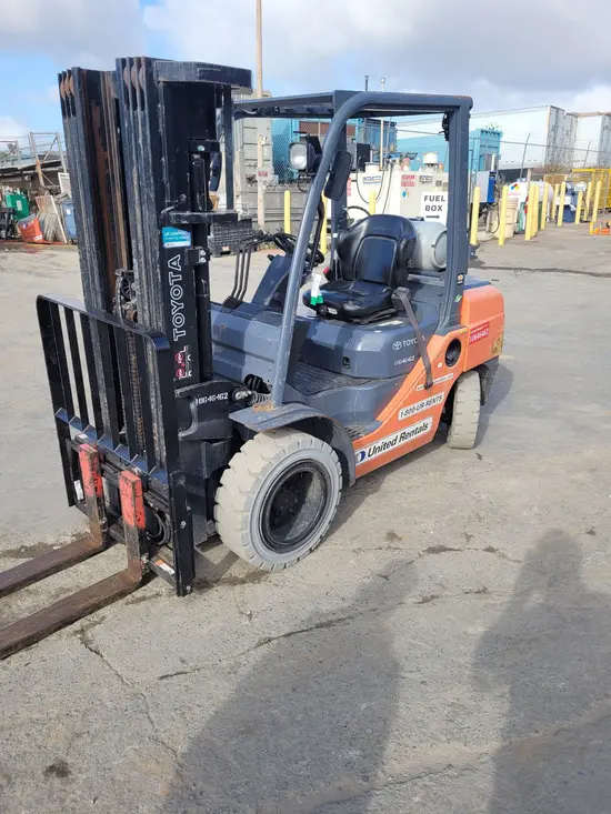2017 Toyota 8FGU30 Warehouse Forklift
