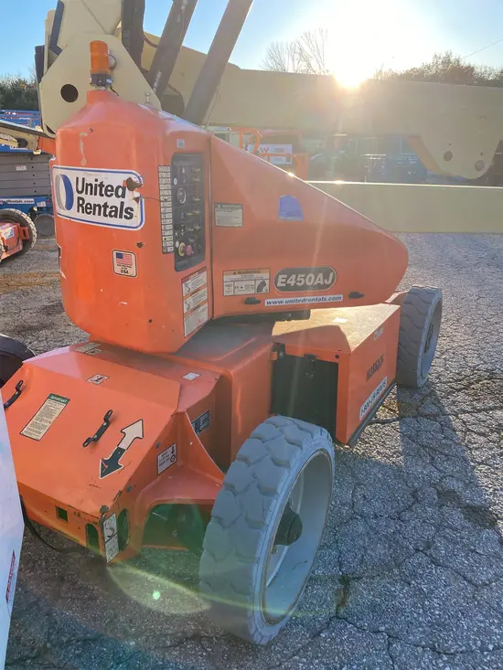 2015 JLG E450AJ Articulating Boom Lift