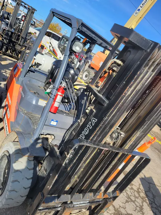 2018 Toyota 8FGU30 Warehouse Forklift