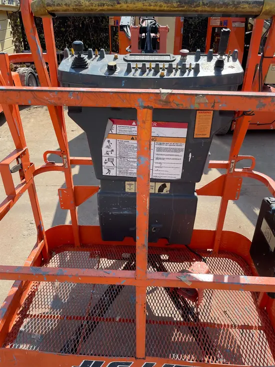2016 JLG E300AJP Articulating Boom Lift