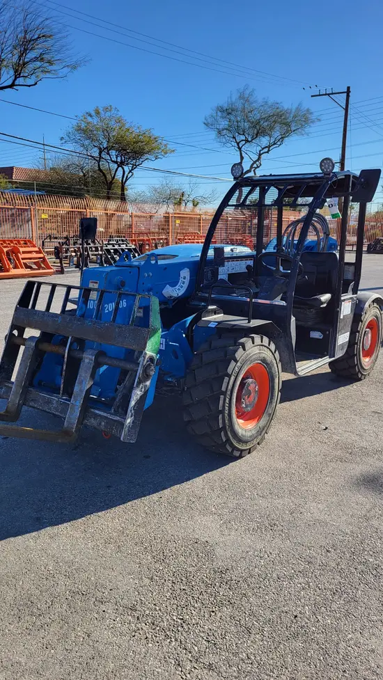 2017 Genie GTH-5519 Forklift