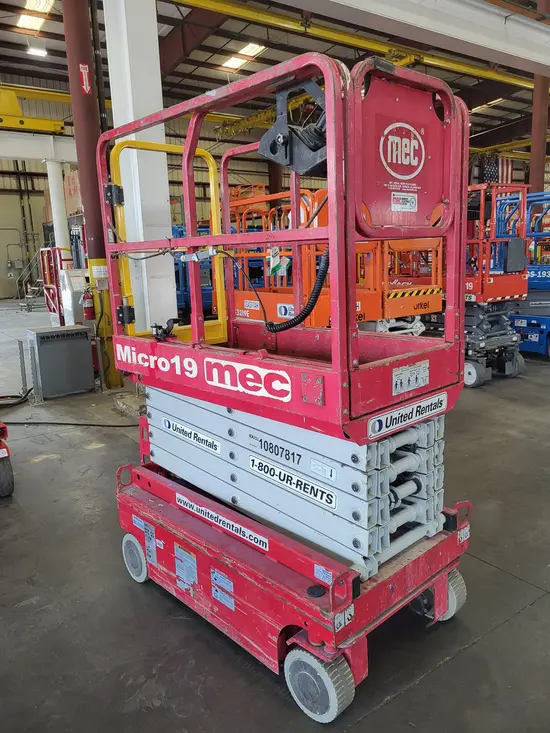 2018 MEC MICRO 19 Scissor Lift