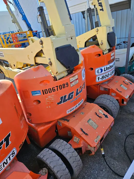 2012 JLG E400AJPN Articulating Boom Lift