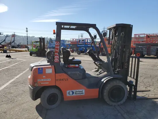 2016 Toyota 8FGU30 Warehouse Forklift