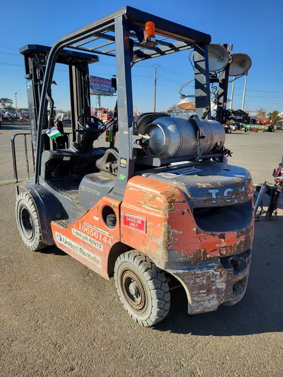 2017 Toyota 8FGU25 Warehouse Forklift