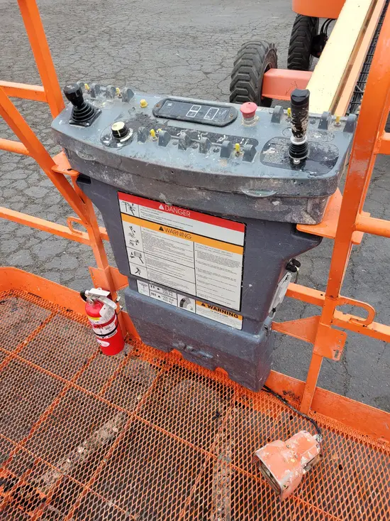 2013 JLG 400S Boom Lift