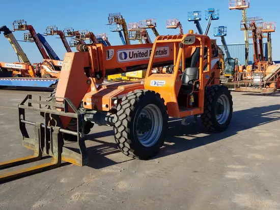2014 SKYTRAK 8042 Forklift