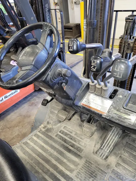 2016 Toyota 8FGU25 Warehouse Forklift