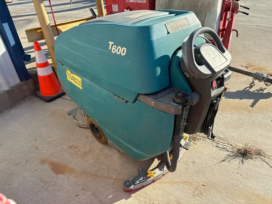 2019 Tennant T600-28 Scrubber