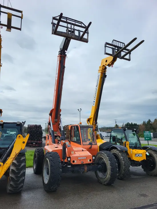 2016 SKYTRAK 8042 Forklift